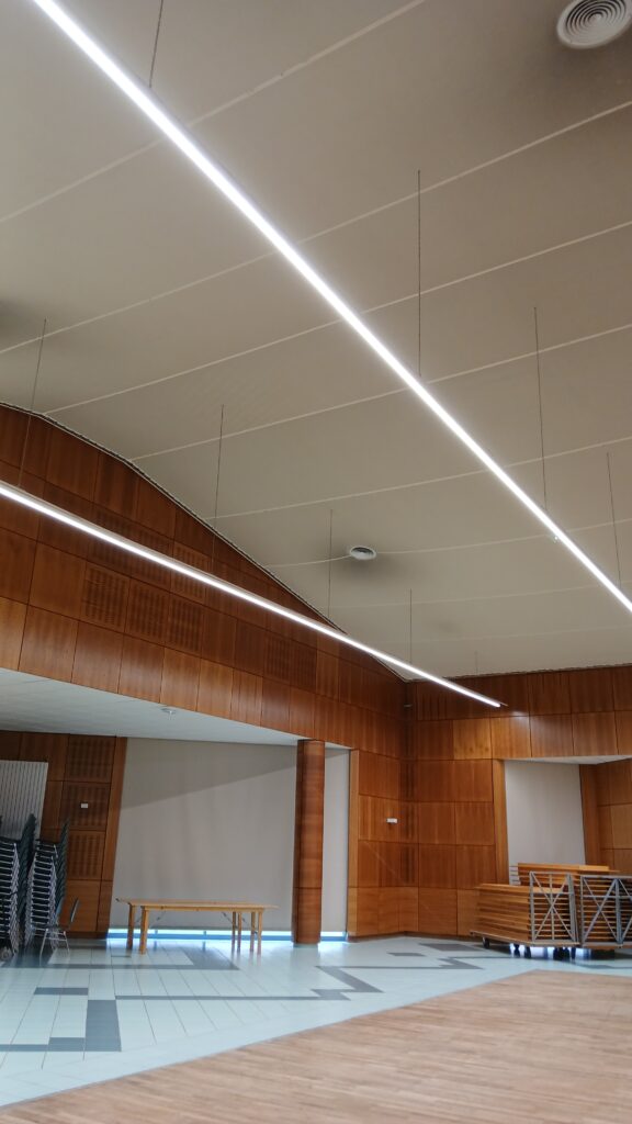 06 et 07 photo 1 Investissement_SDF_LED_Salle