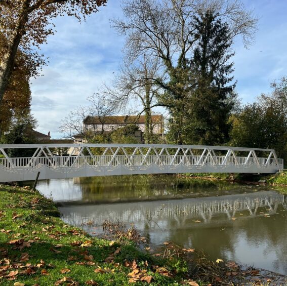 Une nouvelle passerelle piétonne à Vonnas !
